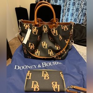 Dooney & Bourke Large Barlow - Charcoal Monogram